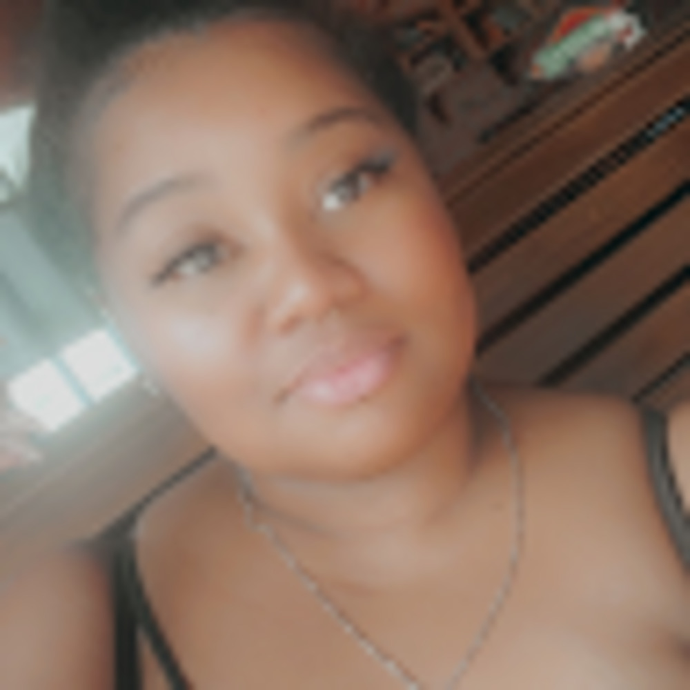 Meet your Posher, Zenia